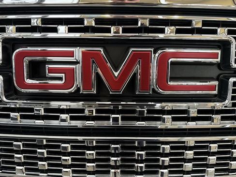 Used 2018 GMC Sierra 2500 Denali w/ Duramax Plus Package image 31