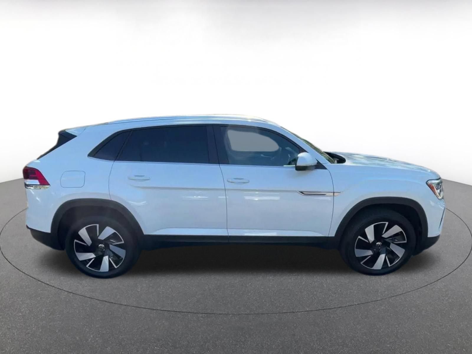 Used 2026 Volkswagen Atlas Cross Sport SE FWD image 15