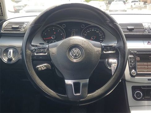 Used 2010 Volkswagen CC Sport image 26