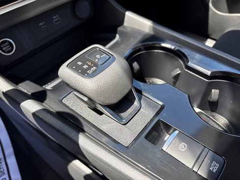 Used 2023 Nissan Rogue S AWD/4WD image 24