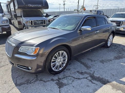 Used 2014 Chrysler 300 C image 1