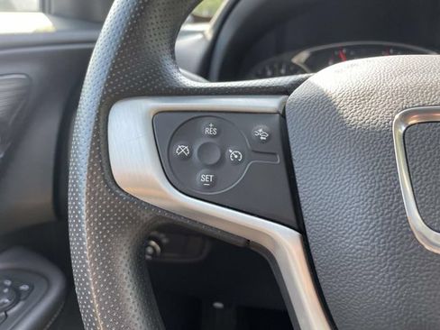 Used 2024 GMC Terrain SLE FWD image 26