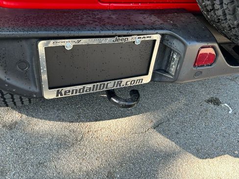 Used 2018 Jeep Wrangler Unlimited Sahara AWD/4WD image 45