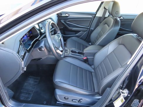 Used 2024 Volkswagen Jetta SE image 20