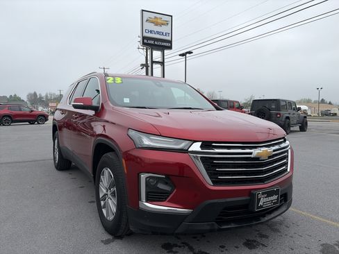 Used 2023 Chevrolet Traverse LT AWD/4WD image 2