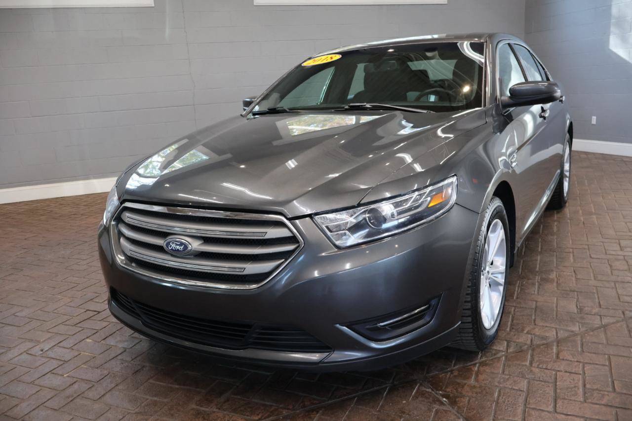 Used 2018 Ford Taurus SEL w/ Equipment Group 201A FWD image 3