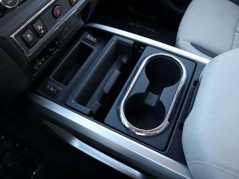 Certified 2024 Nissan Titan SV w/ SV Convenience Package image 23