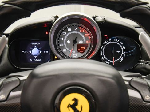 Used 2016 Ferrari California T image 15