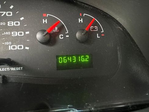 Used 2005 Ford E-450 and Econoline 450 image 6