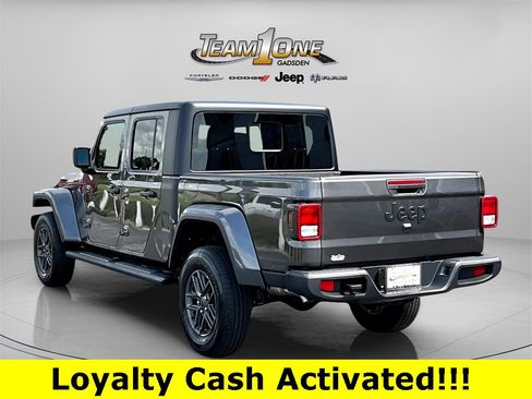 New 2025 Jeep Gladiator Sport image 4