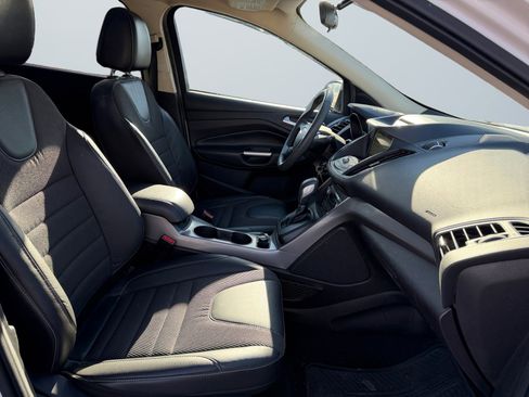 Used 2016 Ford Escape SE w/ SE Chrome Package image 17