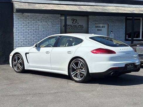 Used 2015 Porsche Panamera S RWD image 17
