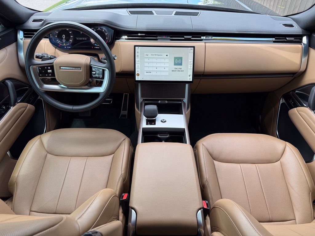 Certified 2025 Land Rover Range Rover Long Wheelbase SE AWD/4WD image 17