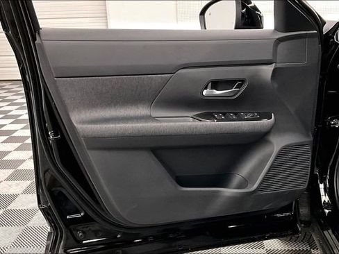 New 2026 Nissan Kicks SV w/ SV Premium Package FWD image 31