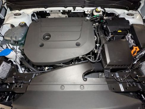 New 2026 Volvo XC40 B5 Plus w/ Protection Package Premier image 11