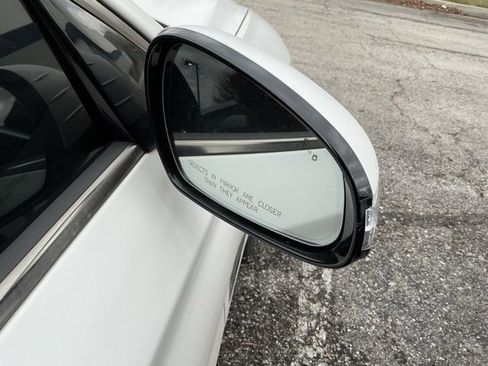 Used 2022 Genesis G70 3.3T Launch Edition image 15