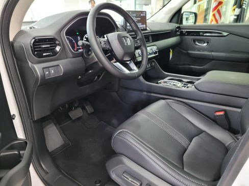 New 2025 Honda Pilot EX-L image 7