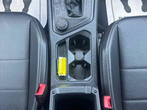 Used 2021 Volkswagen Tiguan SE AWD/4WD image 23