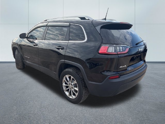 Used 2019 Jeep Cherokee Latitude Plus w/ Cold Weather Group AWD/4WD image 2