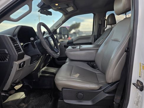 Used 2022 Ford F250 XL w/ Power Equipment Group image 11