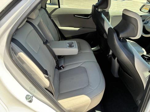 Used 2023 Kia Niro Wind FWD image 40