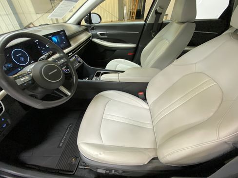 Used 2025 Hyundai Sonata Limited image 22