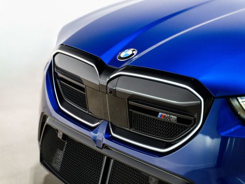 Used 2025 BMW M5 Touring image 10