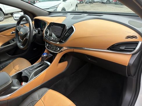 Used 2016 Chevrolet Volt Premier w/ Driver Confidence Package FWD image 18