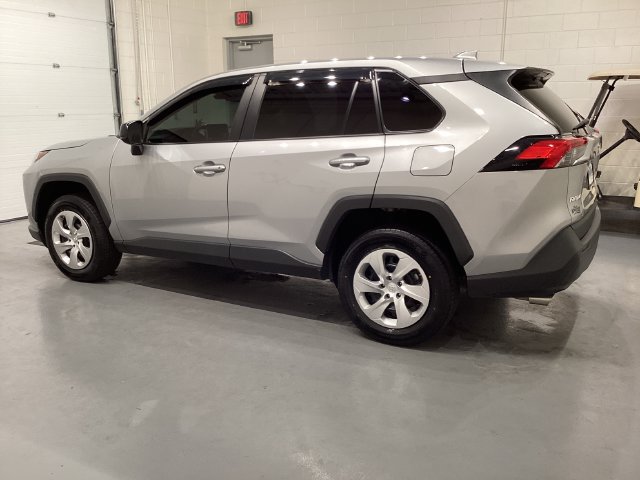 Used 2023 Toyota RAV4 LE AWD/4WD image 4