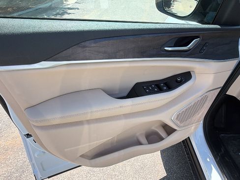 New 2026 Jeep Grand Cherokee L Limited AWD/4WD image 14
