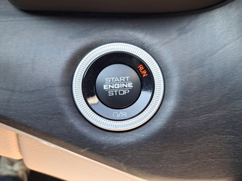 New 2025 Jeep Grand Cherokee Limited w/ Luxury Tech Group II image 25