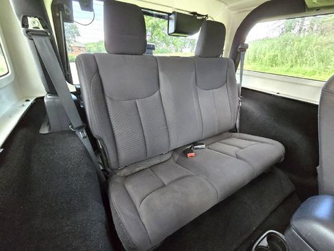Used 2013 Jeep Wrangler Sport AWD/4WD image 16