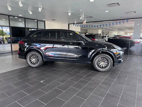 Used 2018 Porsche Cayenne Platinum Edition image 6