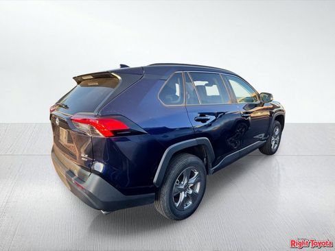 Used 2025 Toyota RAV4 XLE AWD/4WD image 4