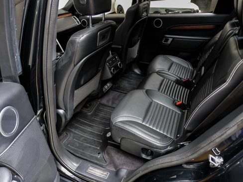 Used 2023 Land Rover Discovery S R-Dynamic image 44