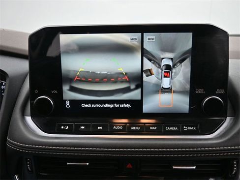 Used 2023 Nissan Rogue SL w/ SL Premium Package image 18