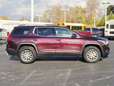 Used 2018 GMC Acadia SLT image 2