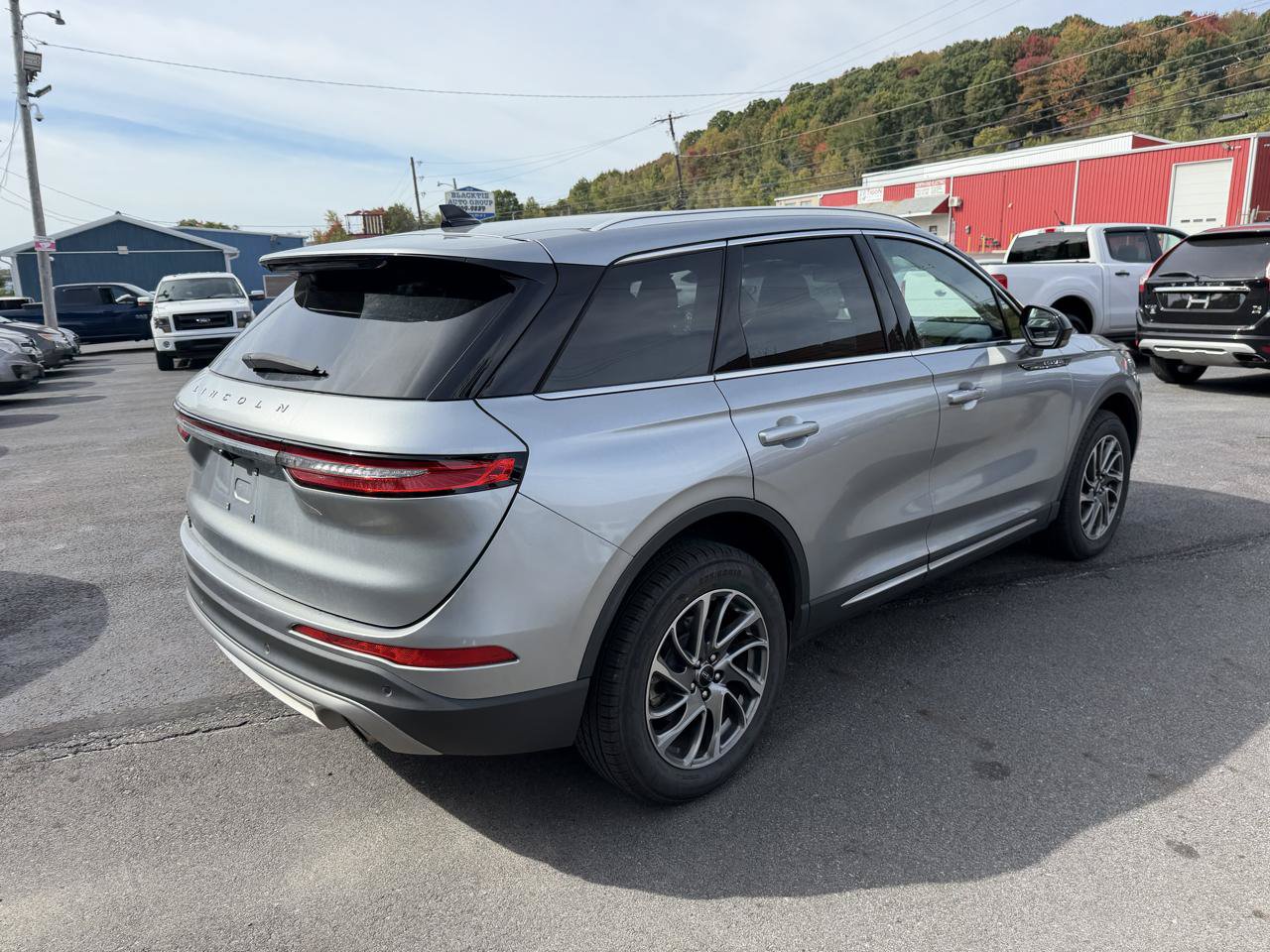Used 2022 Lincoln Corsair AWD w/ Equipment Group 101A image 4