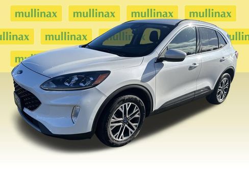 Used 2020 Ford Escape SEL image 9