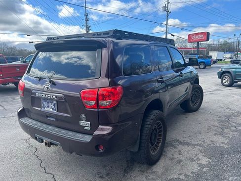Used 2016 Toyota Sequoia SR5 image 4