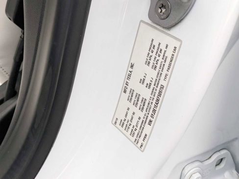 Used 2019 Tesla Model 3 Standard Range image 32