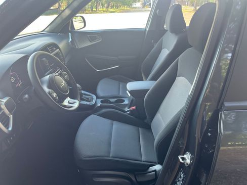 Used 2025 Kia Soul FWD image 23