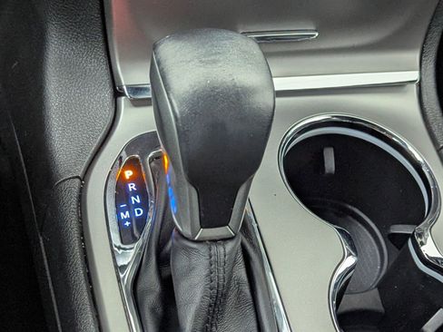 Used 2018 Jeep Grand Cherokee Limited image 17