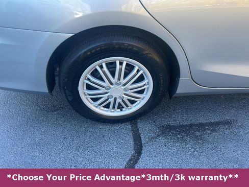 Used 2017 Toyota Camry LE image 11