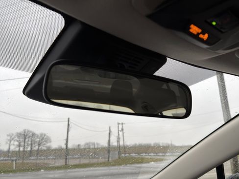 Used 2025 Toyota Corolla LE image 43