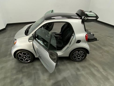 Used 2019 smart fortwo electric drive RWD image 39