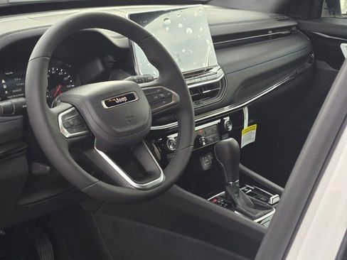 New 2026 Jeep Compass Latitude image 22