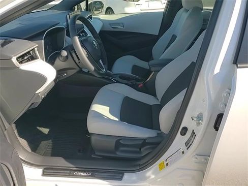 Used 2025 Toyota Corolla SE image 12