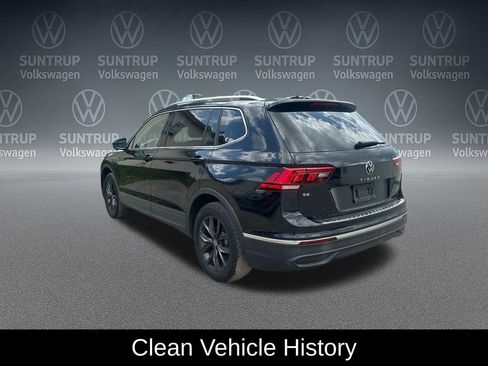 Used 2023 Volkswagen Tiguan SE w/ Panoramic Sunroof Package FWD image 4