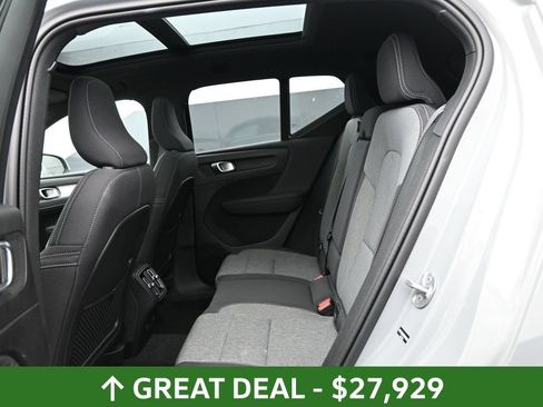Used 2025 Volvo XC40 B5 Core AWD/4WD image 17